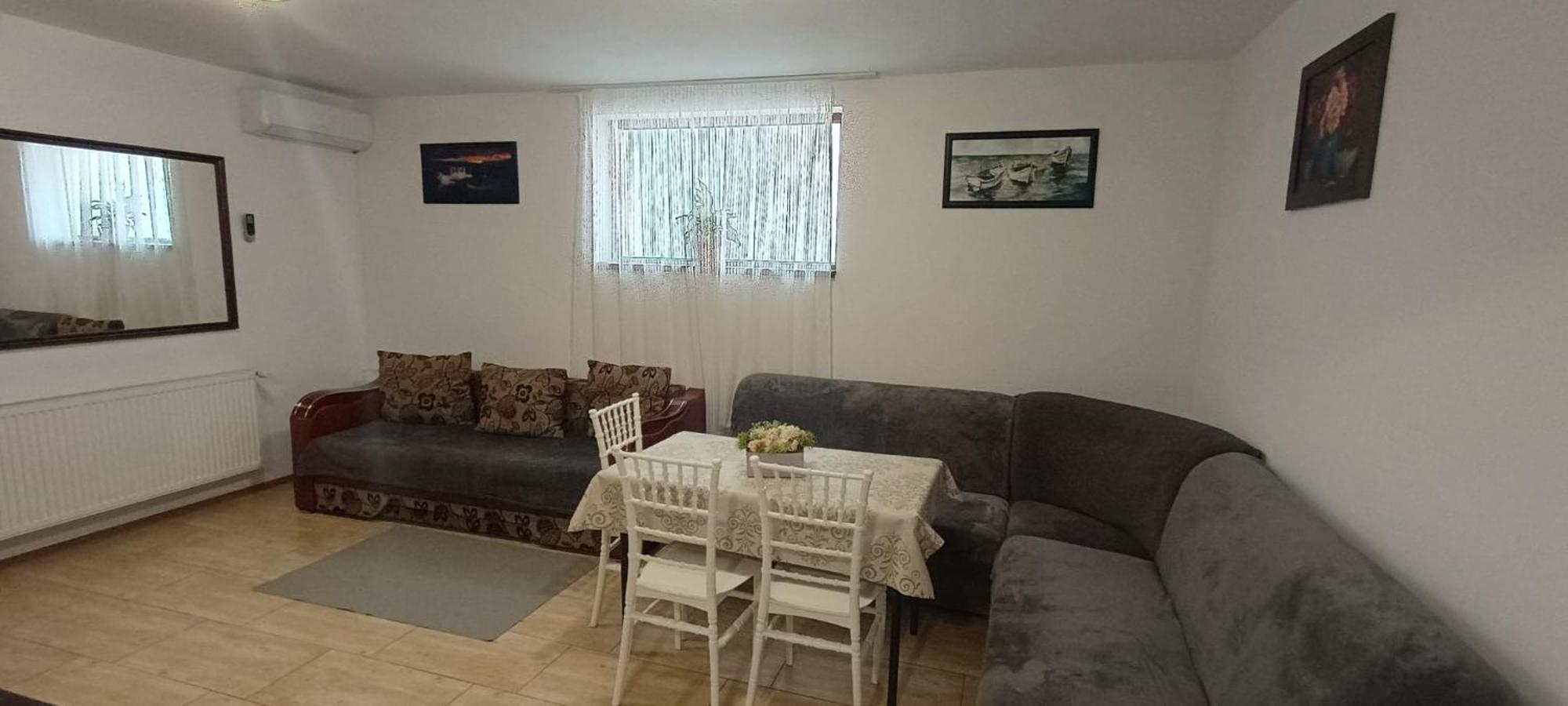 Charter Costea Apartament *